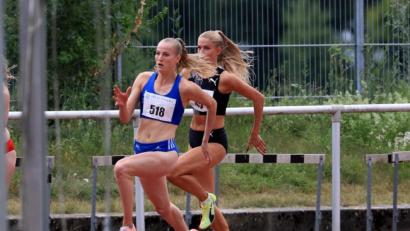 Archivbild: Theo Kiefner
Corinna Schwab (vorne) geht am Sonntag bei der Sparkassen-Gala in Regensburg über die 400 Meter an den Start.