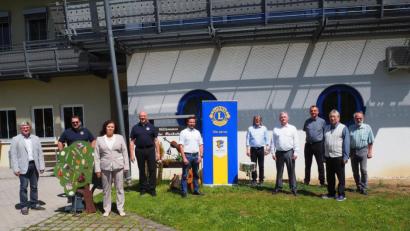 Bild: krb
Die Musikschulleiter freuen sich über die Spende des Lions Club Neustadt-Lobkowitz.