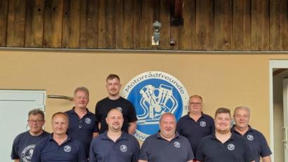 Bild: mab
Das gewählte Vorstandsteam der Motorradfreunde Schwarzenfeld mit dem alten und neuen Vorsitzendem Markus Dorschner (vorne links)