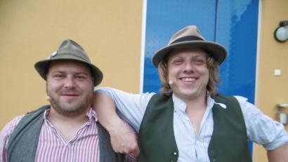 Bild: mma
Super drauf waren Tom (links) und Basti aus Mauth im Bayrischen Wald bei ihrem Liveauftritt in Amberg.