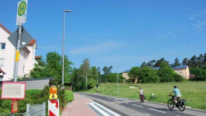 Bild: gsp
An der Dientzenhofer Straße in Ebermannsdorf wurde die Haltestelle barrierefrei ausgebaut.
