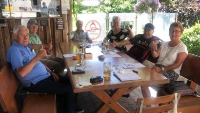 Bild: Manfred Haberzeth/exb 
Die Verdi-Senioren Hubert Brunner, Hans Reger, Manfred Haberzeth, Marianne Kellner, Gerd Nothhaft, Waltraud Haberkorn (von links) tagten in Wernberg-Köblitz.