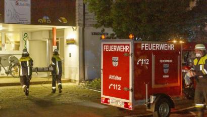 Bild: Hösamer
Am Dienstagabend zogen schwere Gewitter über die Oberpfalz. Im Kreis Schwandorf mussten die Feuerwehren zu über 100 Einsätzen ausrücken. Unter anderem auch zum Kindergarten St. Martin in Schwarzenfeld.