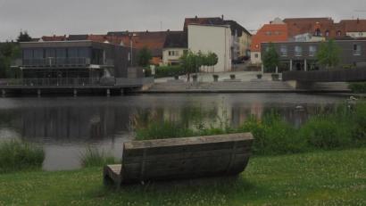 Bild: ws
Das „Seenario“ (links das Restaurant, rechts das Hotel) wurde an die Ziegler-Group verkauft. Über Konzept oder Wiederöffnung hat der neue Besitzer keine Aussagen gemacht.