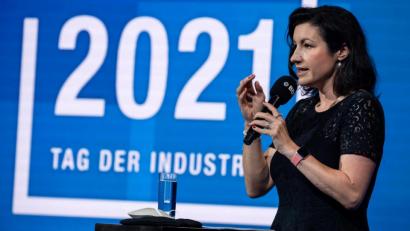 Bild: Bernd von Jutrczenka
Dorothee Bär (CSU), Staatsministerin für Digitalisierung, spricht beim Tag der deutschen Industrie des Bundesverbandes der Deutschen Industrie (BDI).