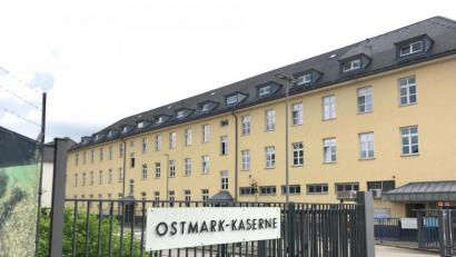 Bild: Gabi Schönberger
Die Ostmark-Kaserne in der Frauenrichter Straße in Weiden. Der Bund investiert weiter in den Standort.