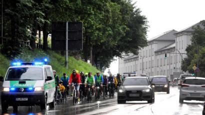 Bild: Stephan Huber
Selbst immer wieder einsetzender Regen konnte die Radfahrer nicht stoppen.