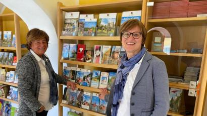 Bild: cv
Wechsel in der Gäste-Info des Nabburger Rathauses: Martina Klose (links) geht, Martina Hölzl kommt.