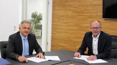 Bild: stg
Landrat Roland Grillmeier und Bürgermeister Roman Schäffler (von links) sprechen von einer "Win-win-Situation".