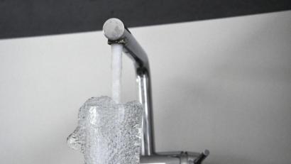 Symbolbild: Petra Hartl
Die Neusorger sollen erstmal weiterhin ihr Leitungswasser abkochen.