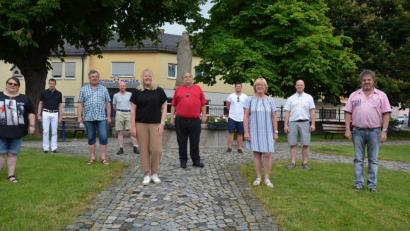 Bild: exb
Mit diesem Vorstandsteam geht der Tischtennisclub Konnersreuth in die kommenden zwei Jahre. Mit dabei sind (von links) Petra Günthner, BLSV-Kreisvorsitzender und Vorstandsmitglied Andreas Malzer, Konrad Rosner, Achim Graßold, Beate Malzer, Walter Hart, Tobias Braun, Kornelia Rosner, Jürgen Graßold und Vorsitzender Josef Rosner.