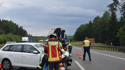 Bild: Feuerwehr Ursensollen
Aquaplaning dürfte die Ursache für einen Verkehrsunfall auf der A6 bei Ursensollen gewesen sein.
