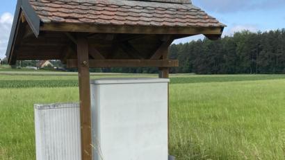 Bild: sei
In diesem Pumpenhaus unterhalt der Winteräckersiedlung mussten Mitarbeiter der Firma Bergler drei Tonnen Altfett die sich dort verfestigt hatten mühevoll zerkleinern und abfahren.