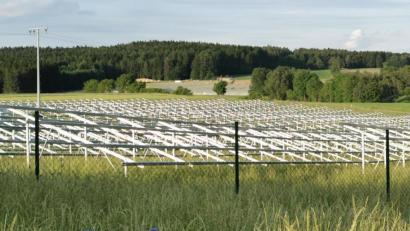 Bild: Portner
Die Ausdehnung des Solarparks an der Straße nach Wildeppenried war für viele Oberviechtacher ein Anlass, das Bürgerbegehren gegen Flächenfraß zu unterzeichnen. Mängel bei der Fragestellung verhindern einen Bürgerentscheid.