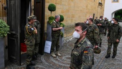 Bild: gf
Diesmal kamen die Bundeswehrsoldaten nicht geschlossen auf den Mariahilfberg, sondern reisten mit ihren Privatautos an.