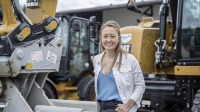 Bild: VdU c3 marketing agentur GmbH
Maria Obermeier aus Gebenbach ist Chefin der OBM Baumaschinen GmbH und nun auch Trägerin des "She succeeds"-Awards.
