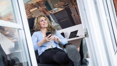 Bild: Christin Klose/dpa
Wie sind die Aussichten? Die Hürden und Voraussetzungen für Quereinsteigerinnen und Quereinsteiger unterscheiden sich je nach Branche.