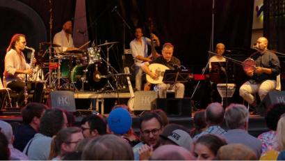 Bild: Robert Lepar
Das Harrycane Orchestra spielte 2018 in Regensburg – und wird auch in diesem Sommer wieder beim Jazzweekend auftreten, am 24. Juli im Thon-Dittmer-Palais.