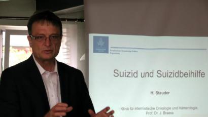 Bild: Hirsch
Der Palliativmediziner Dr. Heribert Stauder sprach vor bayerischen Beamten zu einem sensiblen Thema.