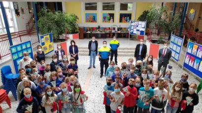 Bild: Susanne Engelhardt/exb
Alle 42 Viertklässler der Grundschule Poppenricht schaffen die Radfahrprüfung.