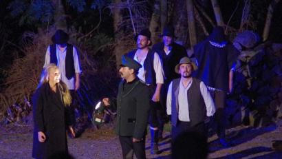 Bild: mmj
Die Pascher sind zurück im Grenzwald am Eulenberg. Von 6. bis 8. August wird das Freilichtspiel - nach einjähriger Corona-Zwangspause - wieder gezeigt.
