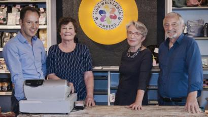 Bild: Petra Wels
Sie bilden den Vorstand des Eine-Welt-Ladens in Amberg (von links): Kassier Markus Lacher, die stellvertretenden Vorsitzenden Monika Rambach und Cornelia Siebenbürger sowie der Vorsitzende Helmut Kollhoff