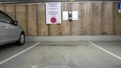 Bild: Gabi Schönberger
Die Stadt Neustadt möchte, dass der E-Carsharing Parkplatz in der Tiefgarage "Am Schmidrangen" nach dem Aus durch den derzeitigen Betreiber nicht lange verwaist bleibt.