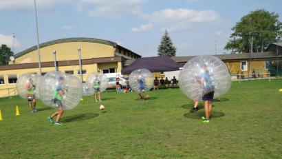 Archivbild: adj
Riesenspaß haben beim Bubble-Ball-turnier nicht nur die Spieler, sondern auch die Zuschauer. Die SPD veranstaltet das Turnier heuer wieder im Rahmen des Ferienprogramms.