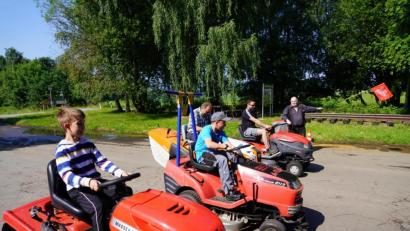 Bild: fvo
Start beim Rasenmäherrennen