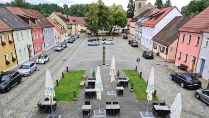 Bild: sne
Der Annamarkt auf dem Marktplatz ist abgesagt. Timo Schön wünscht sich nun eine Ersatzveranstaltung in welcher Form auch immer. Bürgermeister Edgar Knobloch ist diesbezüglich jedoch skeptisch,