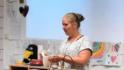 Bild: stg
Silvia Gottinger aus Kastl referierte in der Grundschule Immenreuth über ein Leben ohne Plastik.