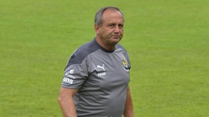 Archivbild: Hubert Ziegler
Teuer bezahlt hat der FC Amberg den Sieg im letzten Vorbereitungsspiel gegen den SV Lauterhofen. Trainer Karl-Heinz Wagner (Bild) muss in den kommenden Wochen auf Mittelfeldspieler Nico Herrndobler verzichten.