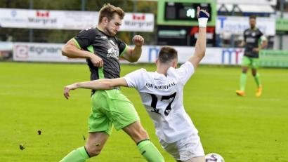 Archivbild: Hubert Ziegler
Jan Fischer traf zum 3:1 für die DJK Gebenbach im Testspiel gegen Jahn Regensburg II, verschoss kurz vor dem Spielende dann einen Foulelfmeter.
