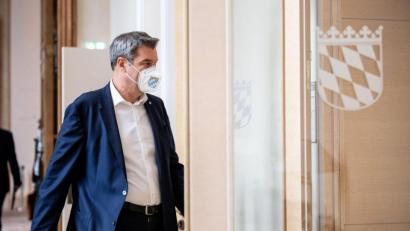 Bild: Matthias Balk
Markus Söder (CSU) kommt in den Bayerischen Landtag. Foto: Matthias Balk/dpa