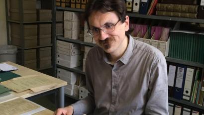 Bild: ihl
Gotthard Kemmether pflegt seit 1. Juni die Archive für Nabburg und Pfreimd. In Nabburg werden die historischen Quellen bald umziehen.