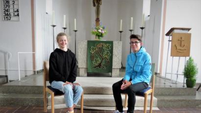 Bild: ubb
Marlene Züllich und Simeon Franz freuen sich sehr auf ihren großen Tag. Endlich findet ihre Konfirmation in der Erlöserkirche Tirschenreuth statt.