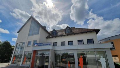 Bild: Tietz
Positiv blickten die Vertreter der VR Bank Mittlere Oberpfalz - hier ist die Geschäftsstelle in Nabburg zu sehen - auf das abgelaufene Geschäftsjahr zurück.