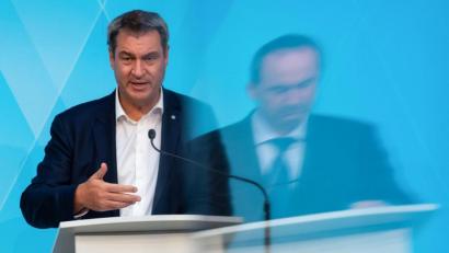 Bild: Sven Hoppe
Markus Söder (CSU), Ministerpräsident von Bayern, spricht bei einer Pressekonferenz. Foto: Sven Hoppe/dpa