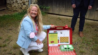 Bild: bnr
Einer der Preise: Ein hochwertiger Experimentierkasten zum Thema Wasser.