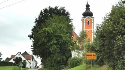 Bild: Portner
Dieterskirchen, hier eine Ansicht aus Richtung Pottenhof, hat sich um das "Gütesiegel Heimatdorf" beworben.