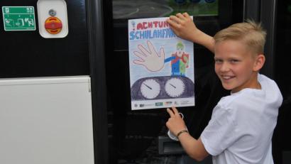 Bild: gsp
Simon Schäfer mit dem Sieger-Entwurf.