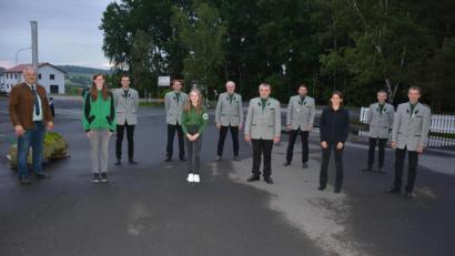 Bild: jr
Neuwahlen standen beim Schützenverein „Lindenzweig“ Großensees an. Im Bild (von links) Bürgermeister Johann Burger, Christine Gradl, Bernhard Voith, Robert Haberkorn, Nele Haberkorn, Schützenmeister Erich Völkl, Vorsitzender Helmut Kipferl, Markus Haberkorn, Anita Kistenpfennig, Josef Haberkorn und Zweiter Vorsitzender Michael Haberkorn.