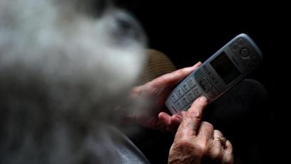 Symbolbild: Karl-Josef Hildenbrand/dpa
Ein Telefonbetrüger wollte eine 90-jährige Rentnerin aus Marktredwitz ausnehmen.