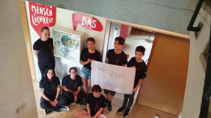 Bild: fks
Als sechste Gruppe haben sich die "Stonewood-Teens" für den Landeswettbewerb qualifiziert. Vorbereitet wurden sie unter anderem von ihren Gruppenleiterinnen Tanja Heider und Monika Stahl (sitzend, von links).