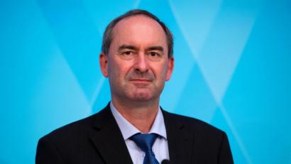 Archivbild: Sven Hoppe/dpa
Freie-Wähler-Chef Hubert Aiwanger muss sich durchaus Kritik aus den eigenen Reihen anhören.