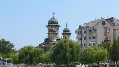 Bild: Francoise Hauser/dpa
Die orthodoxe Kathedrale in Sulina wirkt in heutigen Tagen doch eher wuchtig.