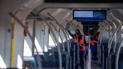 Symbolbild: Lino Mirgeler
Ein Liebespaar hat den Zugverkehr in München aufgehalten.
