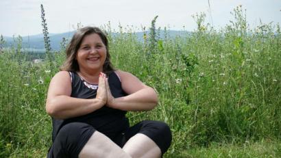 Bild: abi
Anita Dannhorn will ihr Wissen über Qigong an alle weitergeben, die, wie sie einst, Entspannung und Energie suchen. Die Übungsstunden am Rawetzer Haus und im Stadtpark in Waldershof sind gratis.