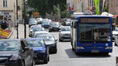 Bild: Stephan Huber
Der Bereich vom Stadtturm bis einschließlich Luitpoldplatz soll an vier Wochenenden testweise für den Autoverkehr gesperrt werden.