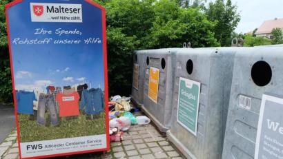 Bild: Stefanie Gradl
Ein unschönes Bild bietet sich den Bürgern an den Containern am Ziegelanger. Die Stadt setzt nun eine Belohnung aus, um die Umweltfrevler dingfest zu machen.